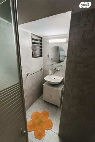 דירה, ז'בוטינסקי 3, צור שלום, קרית ביאליק