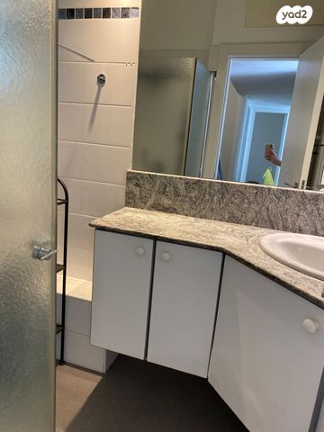 דירה, ז'בוטינסקי 145, הצפון החדש - כיכר המדינה, תל אביב יפו