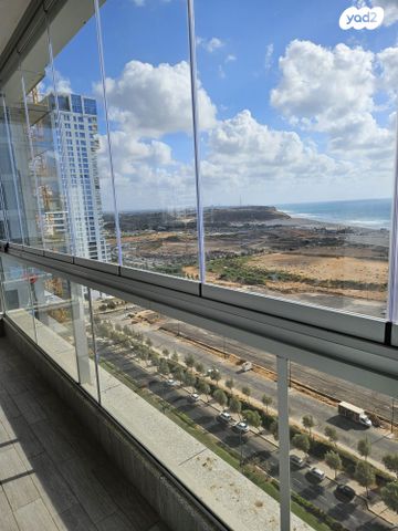 נתן יונתן 28