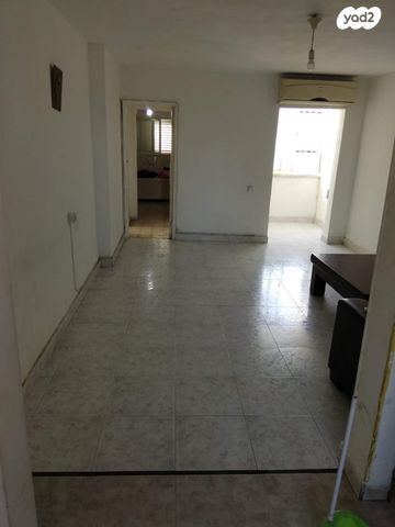 אפרים צור 13