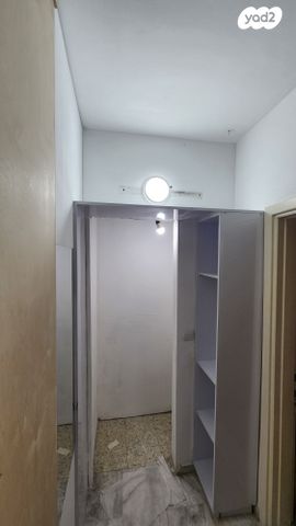 דירה, מגדל 42, קרית ויצמן, רעננה