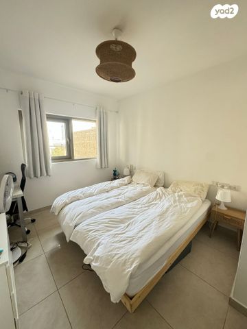 דירה, שדרות הנשיא השישי 16, קרית הלאום, ירושלים