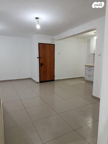 דירה, שדרות ורבורג 21, קרית חיים מערבית, חיפה