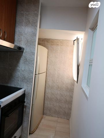 דירה, דרך הציונות 35, רובע ג', אריאל