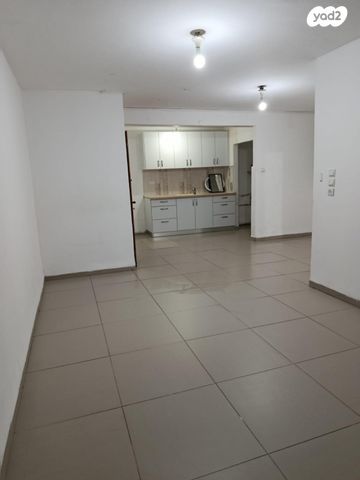 דירה, שדרות ורבורג 21, קרית חיים מערבית, חיפה