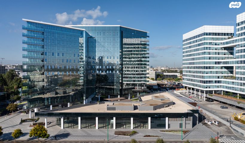 יגיע כפיים 24