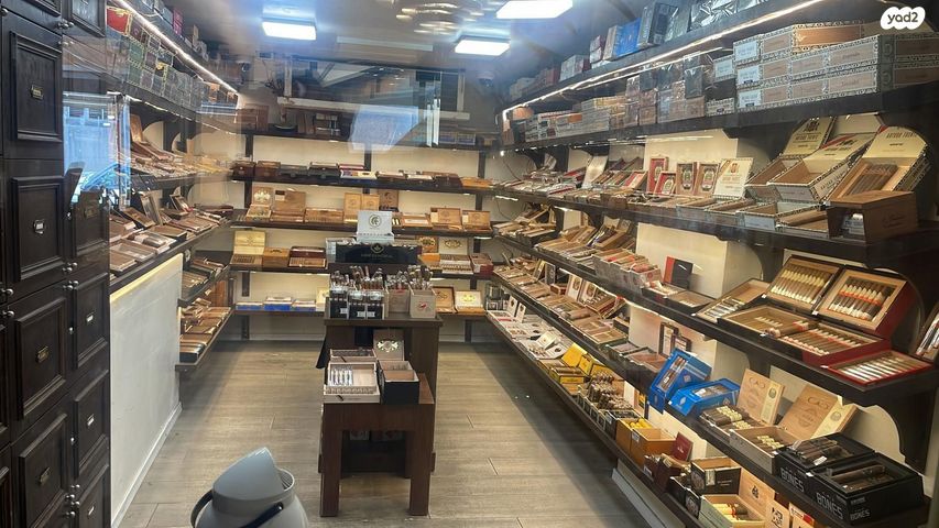 חנויות/ שטח מסחרי, משכית 13, אזור תעשיה, הרצליה