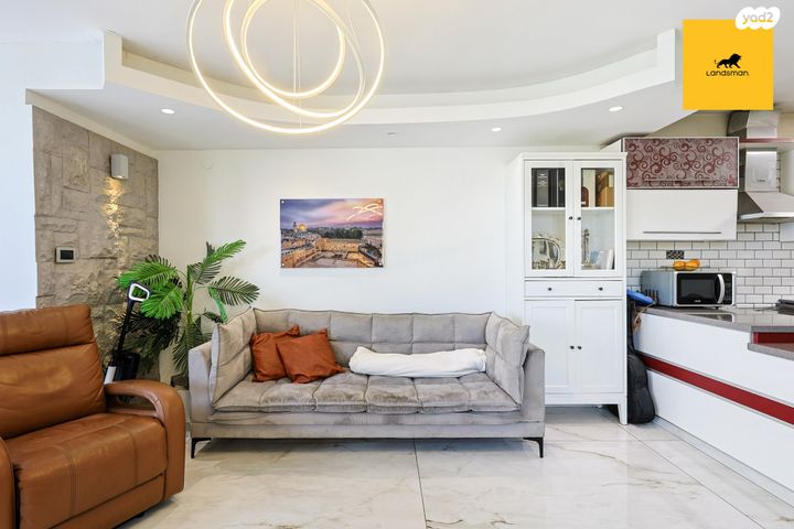 דירה, מבוא נהגי הפרדות, הגבעה הצרפתית, גבעת שפירא, ירושלים