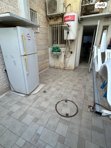 דירת גן, אבי עזרי, מתיתיהו מזרח, מודיעין עילית