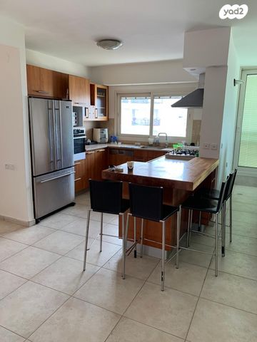 גג/ פנטהאוז, חיל השריון, נווה חוף, ראשון לציון