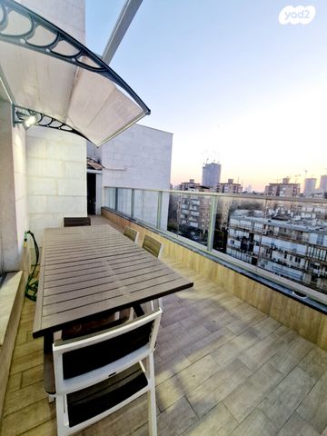 גג/ פנטהאוז, צאלים 10, נאות רחל, חולון