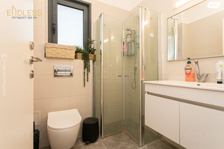 דירה, דולפין, גלי כרמל, טירת כרמל