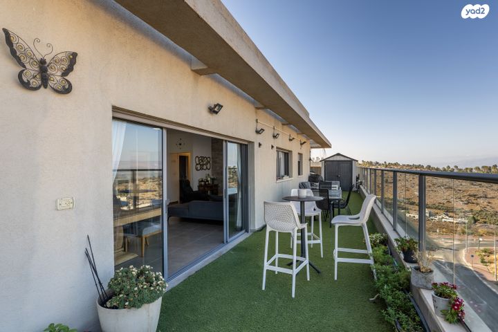 גג/ פנטהאוז, הפיקוס, שאר העיר, חצור הגלילית