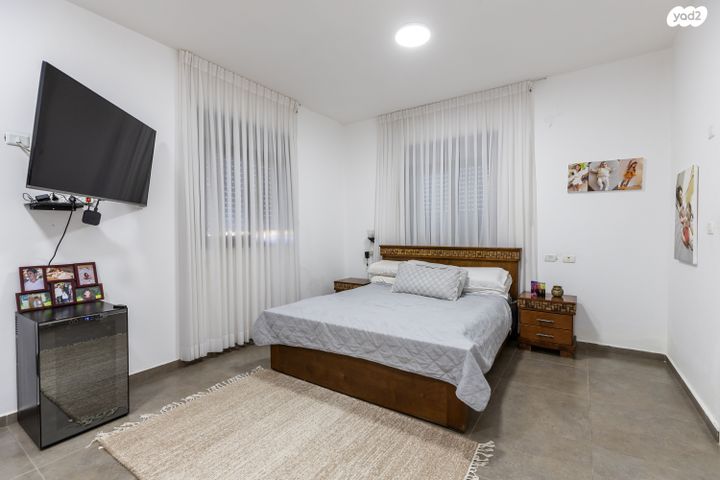 גג/ פנטהאוז, הפיקוס, שאר העיר, חצור הגלילית