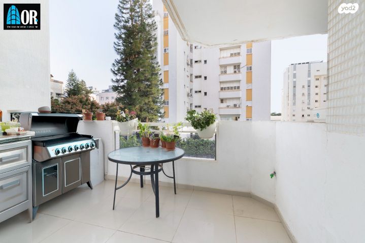 דירה, אריה בן אליעזר, רמז, מערב ותיק, ראשון לציון