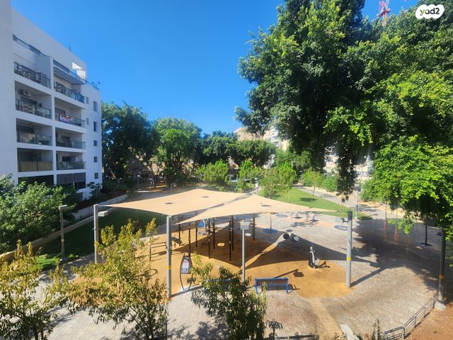 מעפילי אגוז 32