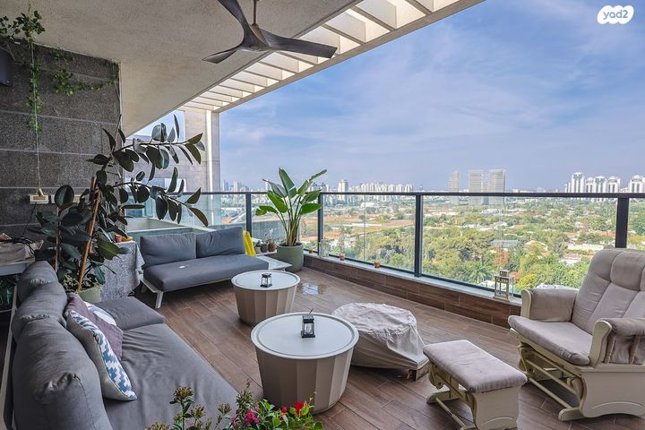 גג/ פנטהאוז, דרך שיבא, רמת אפעל, רמת גן