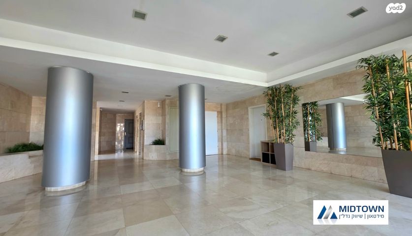 דירת גן, דוד זהבי, הזמר העברי, כפר סבא