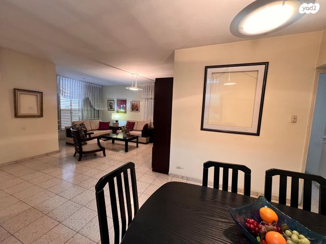 דירה, הרצוג 2, רסקו א', חולון