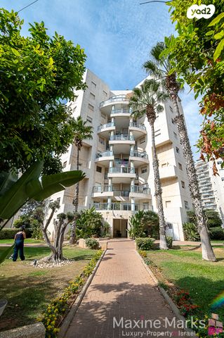 דירה, מנחם בגין, רמת פולג, נתניה