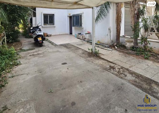 דירת גן, נווה הדרים, ראשון לציון