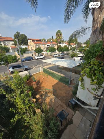 דירת גן, נווה עמל, הרצליה