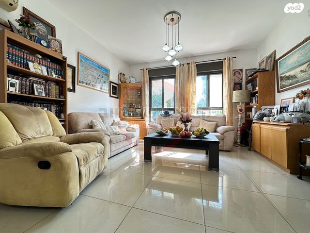 דו משפחתי, סמטת הגומא, שאר העיר, רמת ישי