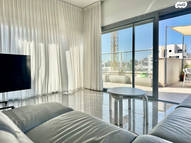 גג/ פנטהאוז