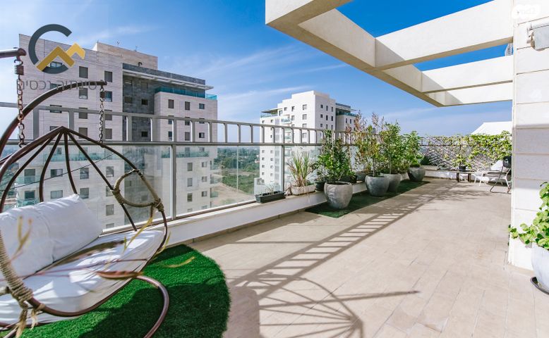 דופלקס, מתחם 1200, הוד השרון