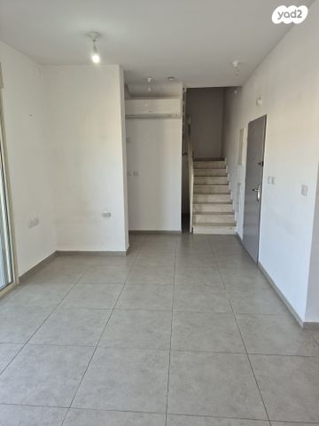 גג/ פנטהאוז, גפן, החורש, חריש