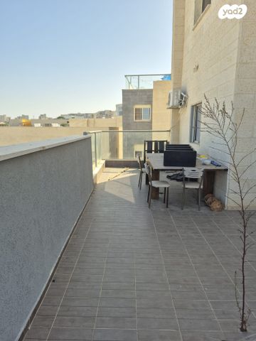 גג/ פנטהאוז, גפן, החורש, חריש