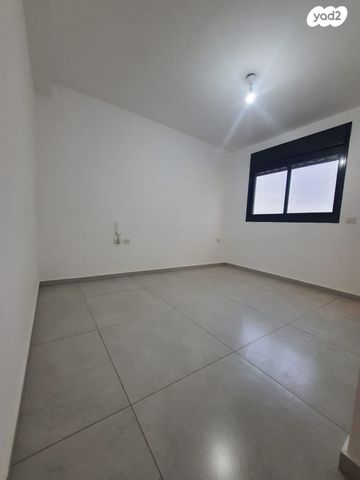 דירה, הכרמל, נאות שז"ר, יבנה