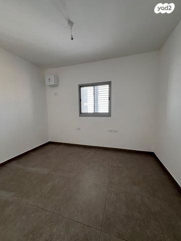 דירה, אורי אלמוג, קרית רבין, חולון