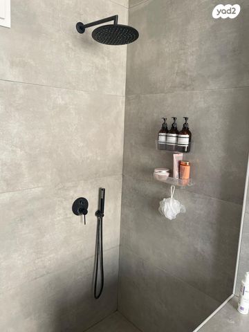 דירה, אברהם גולדברג, א' / צפון מזרח העיר, רחובות