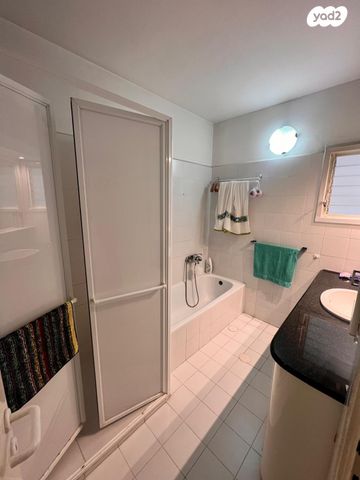 דירה, הרצוג 2, רסקו א', חולון