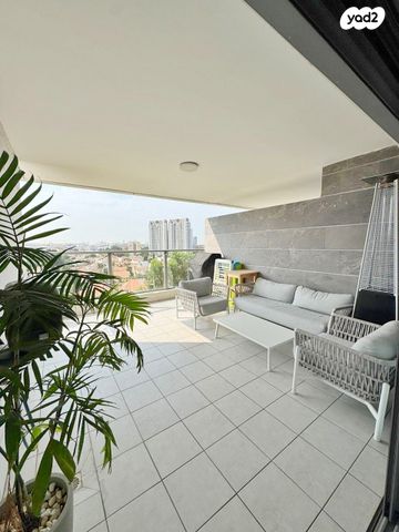 דירה, ז'בוטינסקי, יצחק שדה, אזור