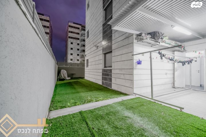 דירת גן, אריאל שרון, נווה שרון / שער העיר, נתיבות