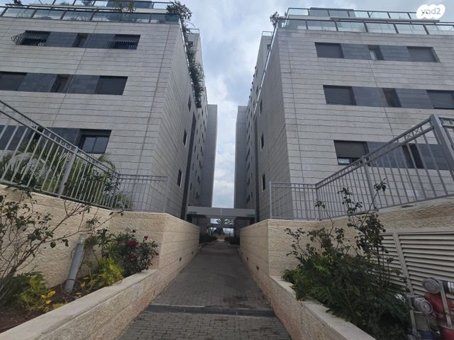 דירה, אלישע הנביא, הנביאים, מודיעין מכבים רעות