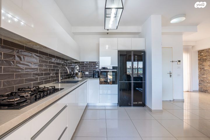 דירה, הר סיני, היובל, אור עקיבא