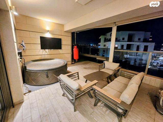 דירה, גבעת אלונים, קרית אתא