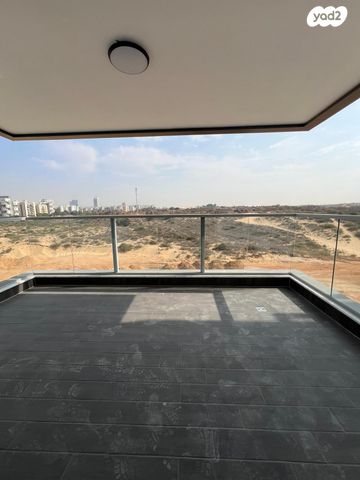 דירה, אורי אלמוג, קרית רבין, חולון