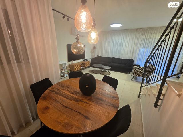 בית פרטי/ קוטג', גן יבנה