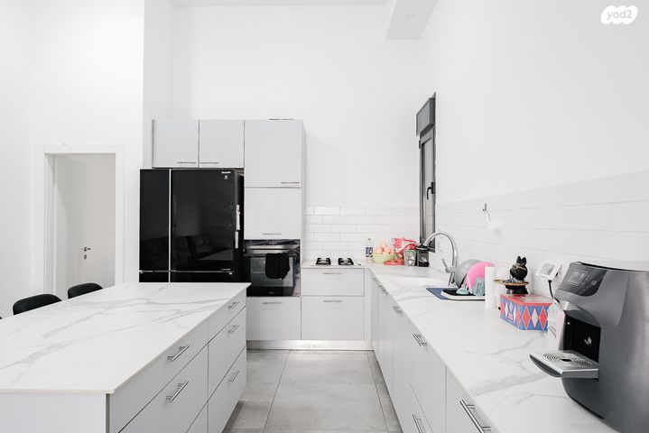 דירת גן, יצחק שמיר, נווה שרון / שער העיר, נתיבות