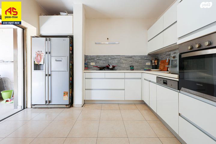 גג/ פנטהאוז, ד"ר אברהם אליהו הרכבי, תל חיים, תל אביב יפו