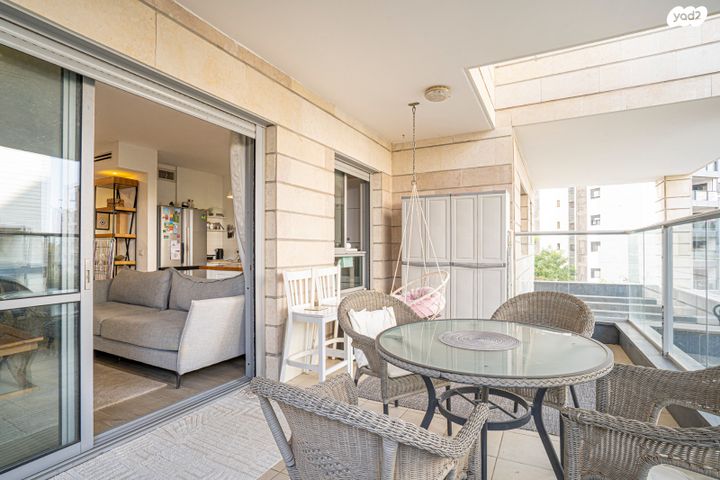 דירה, שלמה וחיה אנגל 35, כפר סבא הירוקה, כפר סבא