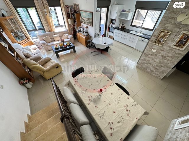 דו משפחתי, סמטת הגומא, שאר העיר, רמת ישי