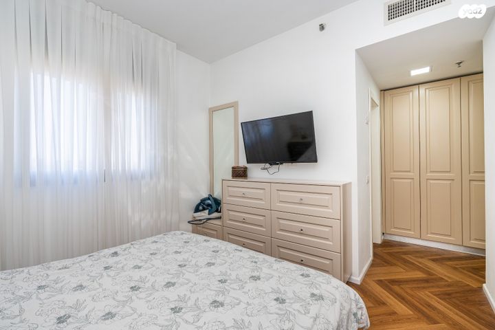 דירה, הר סיני, היובל, אור עקיבא