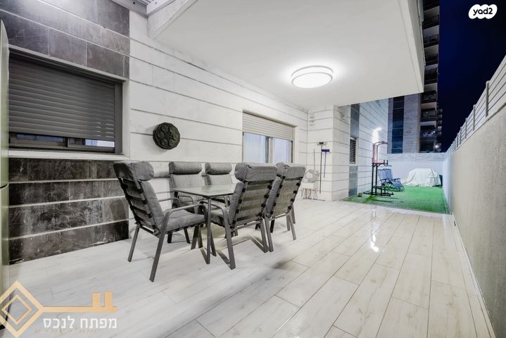 דירת גן, אריאל שרון, נווה שרון / שער העיר, נתיבות