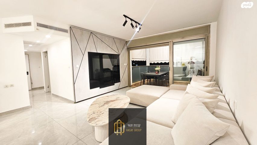 דירה, אפרים קישון 14, חתני פרס ישראל, באר יעקב