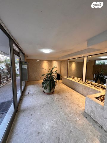 דירה, הרצוג 2, רסקו א', חולון